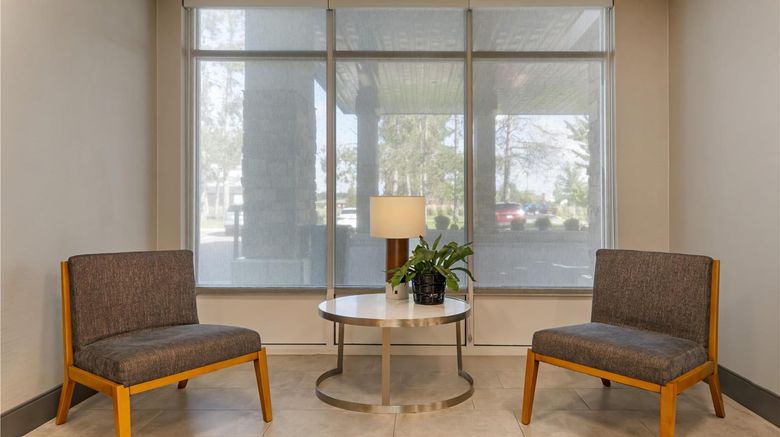 <b>Best Western Plus Isanti Lobby</b>. Images powered by <a href="https://iceportal.shijigroup.com/" title="IcePortal" target="_blank">IcePortal</a>.