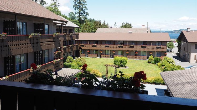 Ramada by Wyndham Campbell River Exterior