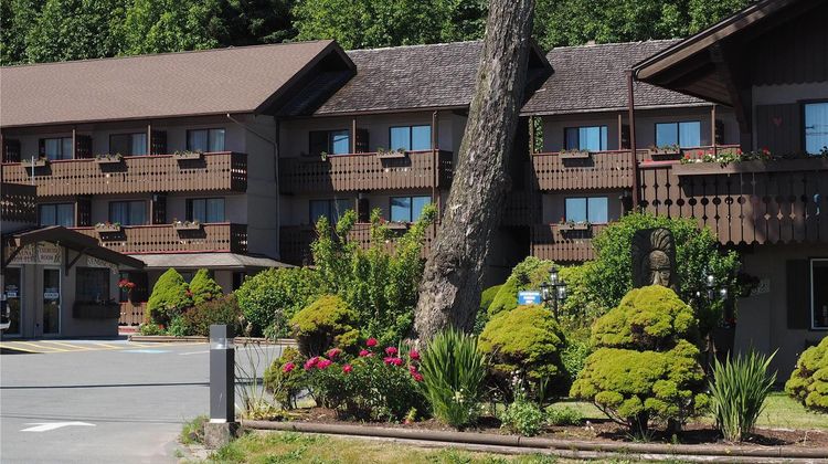 Ramada by Wyndham Campbell River Exterior
