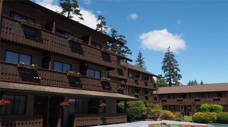 Ramada by Wyndham Campbell River Exterior