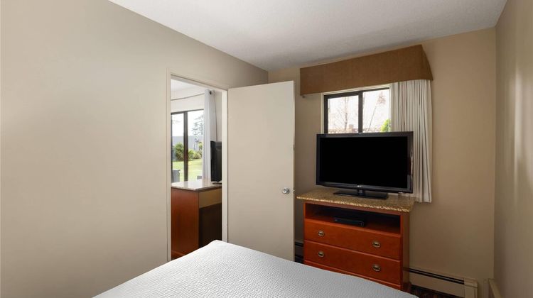 Ramada by Wyndham Campbell River Suite