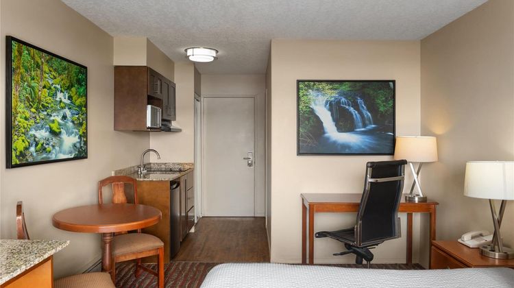 Ramada by Wyndham Campbell River Suite