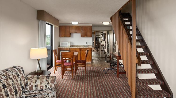 Ramada by Wyndham Campbell River Suite