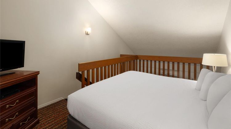 Ramada by Wyndham Campbell River Suite