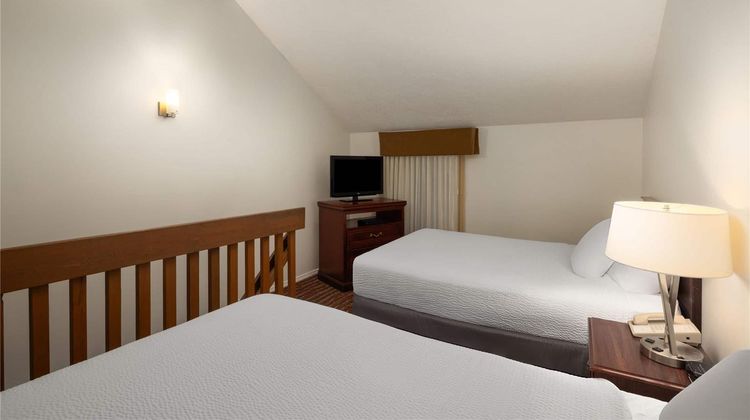 Ramada by Wyndham Campbell River Suite