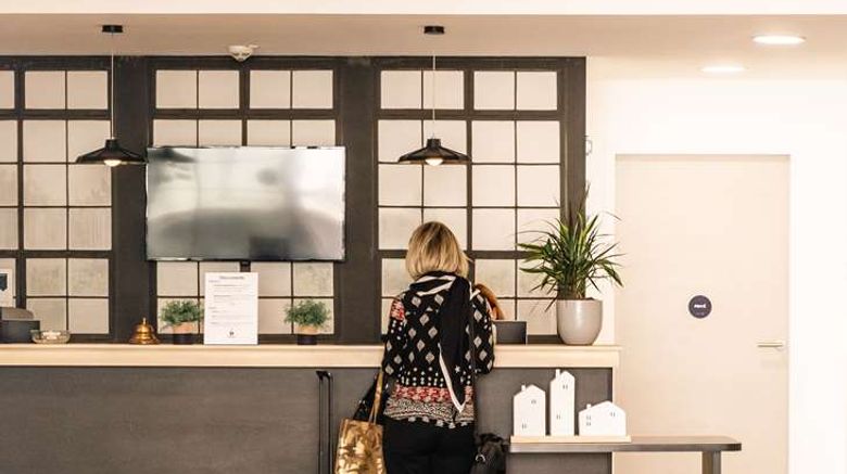 <b>Campanile Marseille East Lobby</b>. Images powered by <a href="https://iceportal.shijigroup.com/" title="IcePortal" target="_blank">IcePortal</a>.