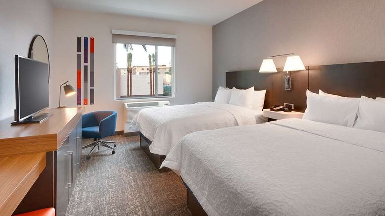 <b>Hampton Inn/Stes Anaheim Resort Conv Ctr Room</b>. Images powered by <a href="https://iceportal.shijigroup.com/" title="IcePortal" target="_blank">IcePortal</a>.