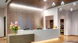 <b>Hampton Inn/Stes Anaheim Resort Conv Ctr Lobby</b>. Images powered by <a href="https://iceportal.shijigroup.com/" title="IcePortal" target="_blank">IcePortal</a>.