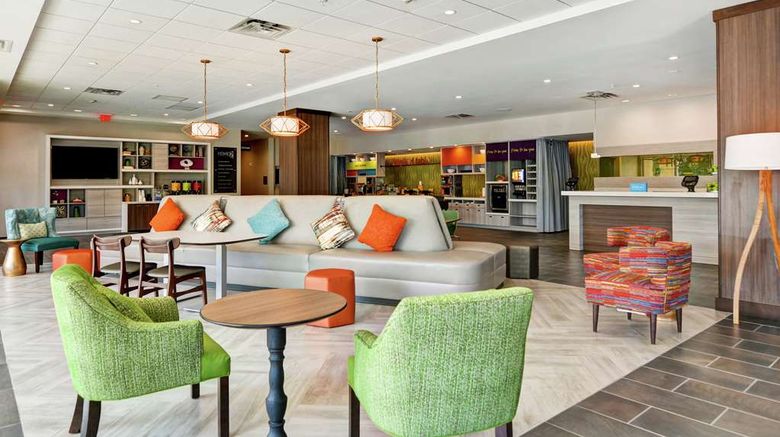 <b>Home2 Suites Charleston West Ashley Lobby</b>. Images powered by <a href="https://iceportal.shijigroup.com/" title="IcePortal" target="_blank">IcePortal</a>.