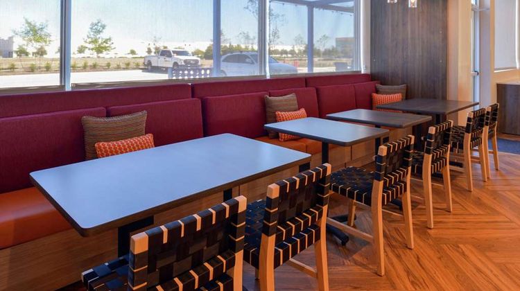 Tru by Hilton Coppell DFW Airport North Restaurant