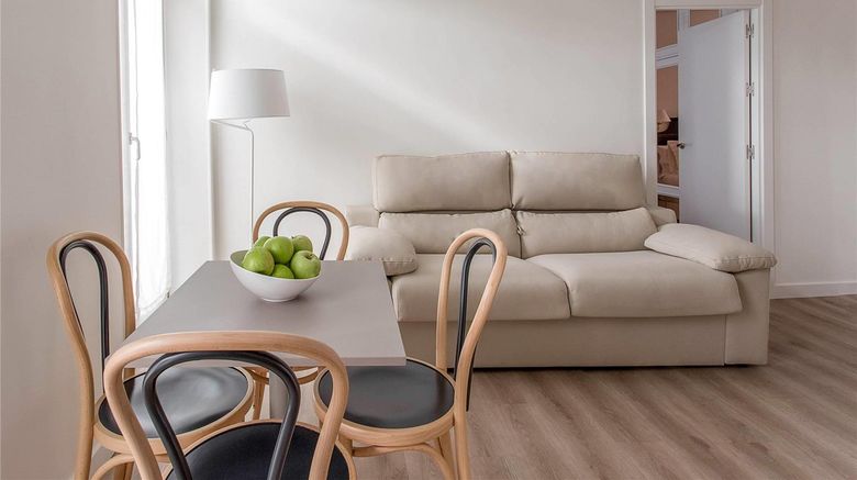 <b>Sercotel Hotel Europa Room</b>. Images powered by <a href="https://iceportal.shijigroup.com/" title="IcePortal" target="_blank">IcePortal</a>.