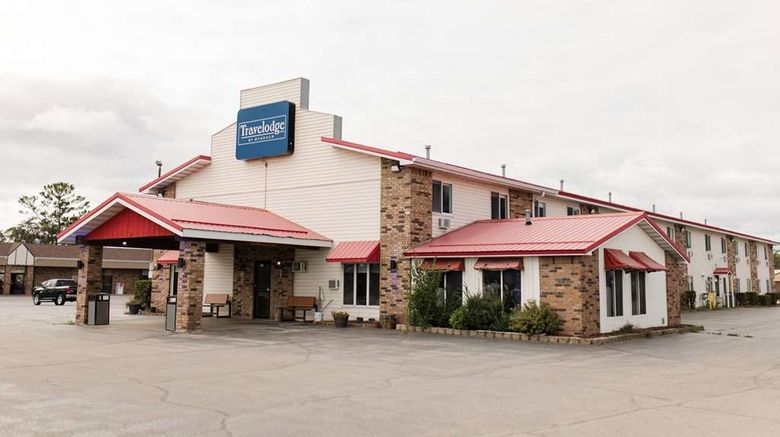 <b>Travelodge by Wyndham Escanaba Exterior</b>. Images powered by <a href="https://iceportal.shijigroup.com/" title="IcePortal" target="_blank">IcePortal</a>.