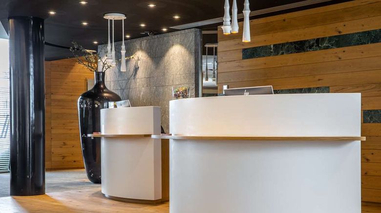 <b>Radisson Blu Hotel Reussen, Andermatt Lobby</b>. Images powered by <a href="https://iceportal.shijigroup.com/" title="IcePortal" target="_blank">IcePortal</a>.