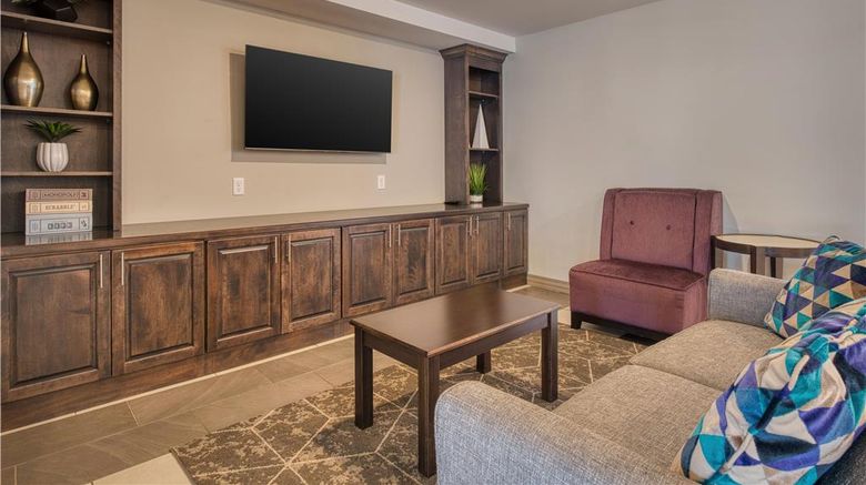 <b>Best Western Plus Saint Peter Lobby</b>. Images powered by <a href="https://iceportal.shijigroup.com/" title="IcePortal" target="_blank">IcePortal</a>.