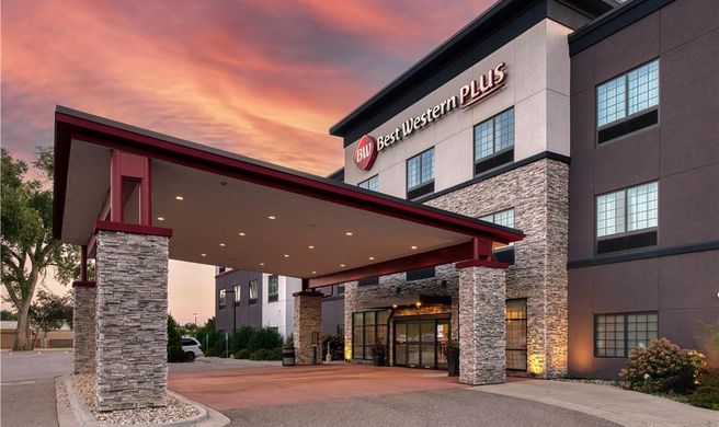 Best Western Plus Saint Peter Exterior