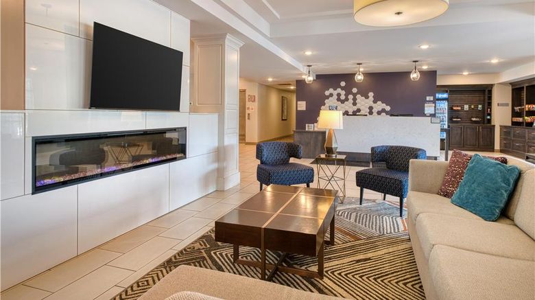 <b>Best Western Plus Saint Peter Lobby</b>. Images powered by <a href="https://iceportal.shijigroup.com/" title="IcePortal" target="_blank">IcePortal</a>.