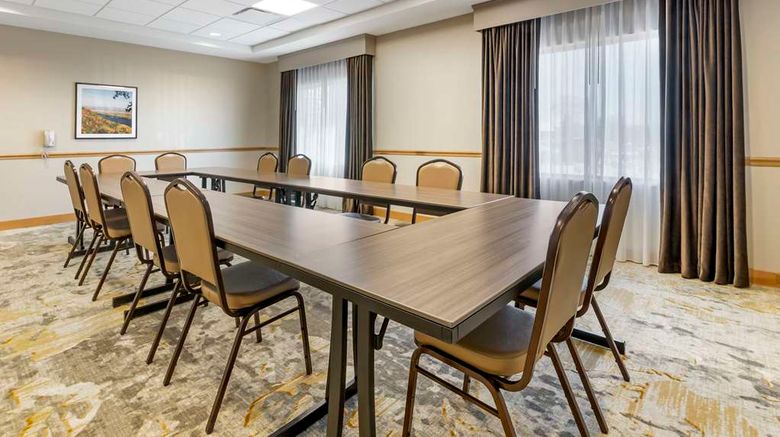 <b>Best Western Plus La Crescent Event Cntr Meeting</b>. Images powered by <a href="https://iceportal.shijigroup.com/" title="IcePortal" target="_blank">IcePortal</a>.