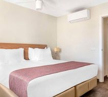 Sunset Bay Club Room