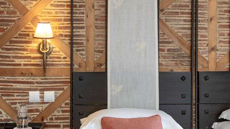 <b>Solar do Castelo Room</b>. Images powered by <a href="https://iceportal.shijigroup.com/" title="IcePortal" target="_blank">IcePortal</a>.