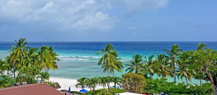 Coconut Court Beach Hotel Exterior