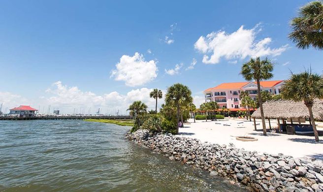 Charleston Harborside Resort & Marina Exterior
