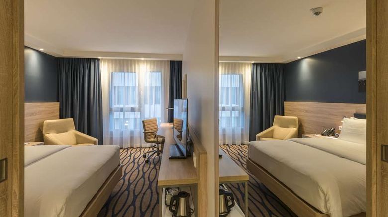 <b>Hampton by Hilton Frankfurt Airport Room</b>. Images powered by <a href="https://iceportal.shijigroup.com/" title="IcePortal" target="_blank">IcePortal</a>.