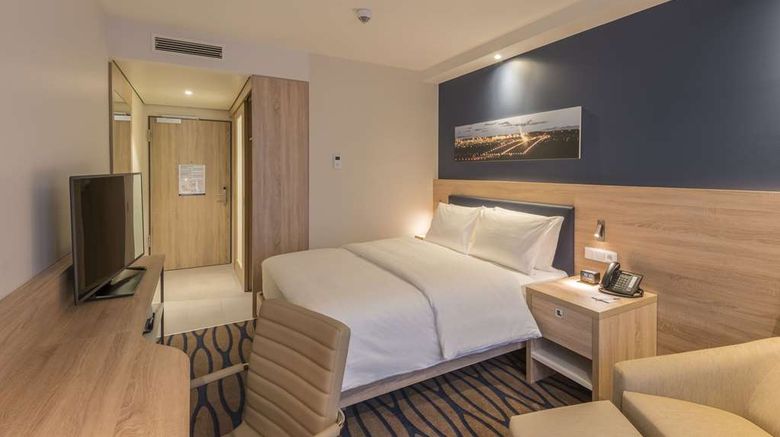 <b>Hampton by Hilton Frankfurt Airport Room</b>. Images powered by <a href="https://iceportal.shijigroup.com/" title="IcePortal" target="_blank">IcePortal</a>.