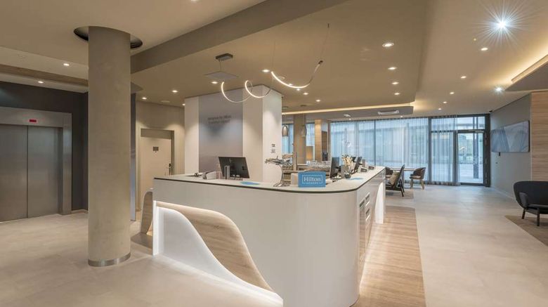 <b>Hampton by Hilton Frankfurt Airport Lobby</b>. Images powered by <a href="https://iceportal.shijigroup.com/" title="IcePortal" target="_blank">IcePortal</a>.