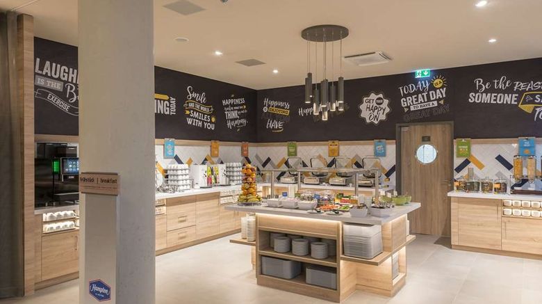 <b>Hampton by Hilton Frankfurt Airport Restaurant</b>. Images powered by <a href="https://iceportal.shijigroup.com/" title="IcePortal" target="_blank">IcePortal</a>.