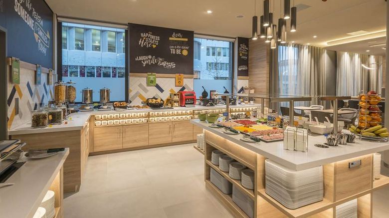 <b>Hampton by Hilton Frankfurt Airport Restaurant</b>. Images powered by <a href="https://iceportal.shijigroup.com/" title="IcePortal" target="_blank">IcePortal</a>.