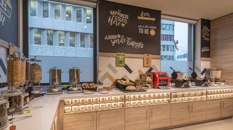 <b>Hampton by Hilton Frankfurt Airport Restaurant</b>. Images powered by <a href="https://iceportal.shijigroup.com/" title="IcePortal" target="_blank">IcePortal</a>.