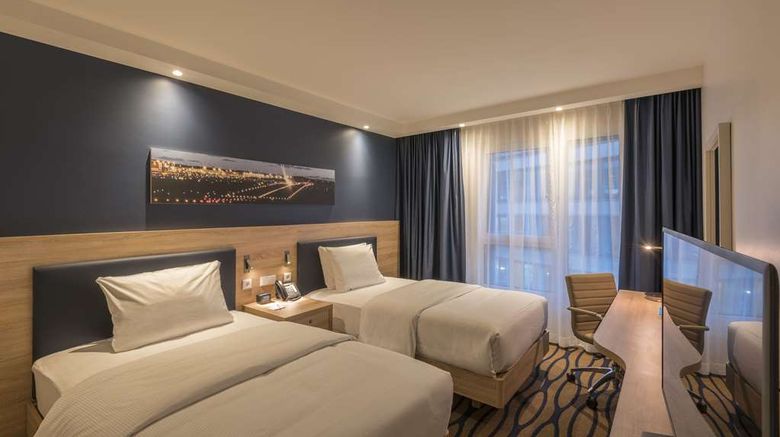 <b>Hampton by Hilton Frankfurt Airport Room</b>. Images powered by <a href="https://iceportal.shijigroup.com/" title="IcePortal" target="_blank">IcePortal</a>.