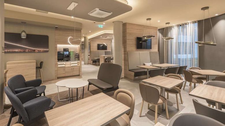 <b>Hampton by Hilton Frankfurt Airport Restaurant</b>. Images powered by <a href="https://iceportal.shijigroup.com/" title="IcePortal" target="_blank">IcePortal</a>.