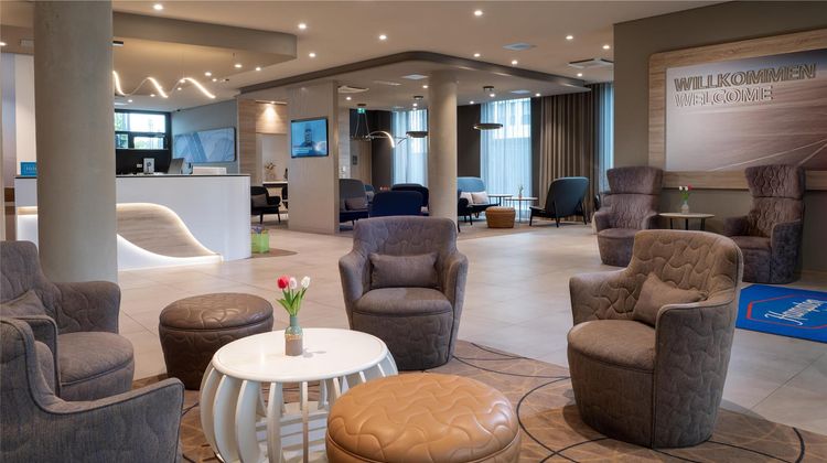 Hampton by Hilton Frankfurt Airport Lobby