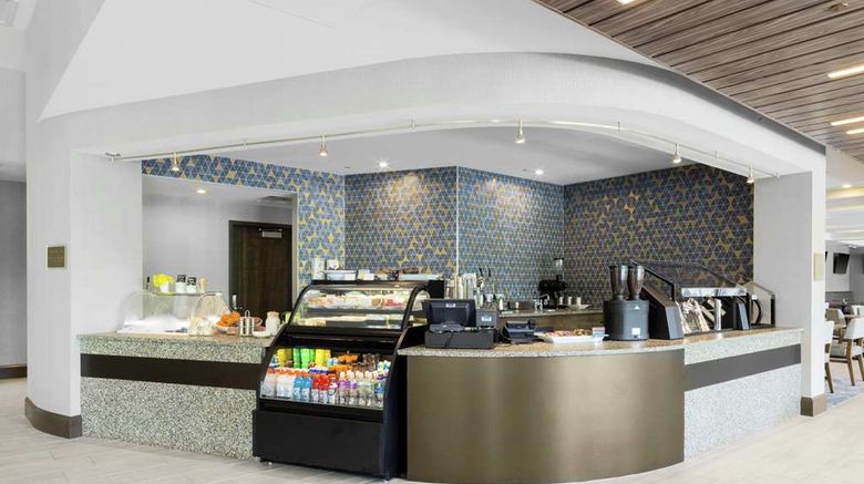 <b>Embassy Suites Grand Rapids Downtown Restaurant</b>. Images powered by <a href="https://iceportal.shijigroup.com/" title="IcePortal" target="_blank">IcePortal</a>.
