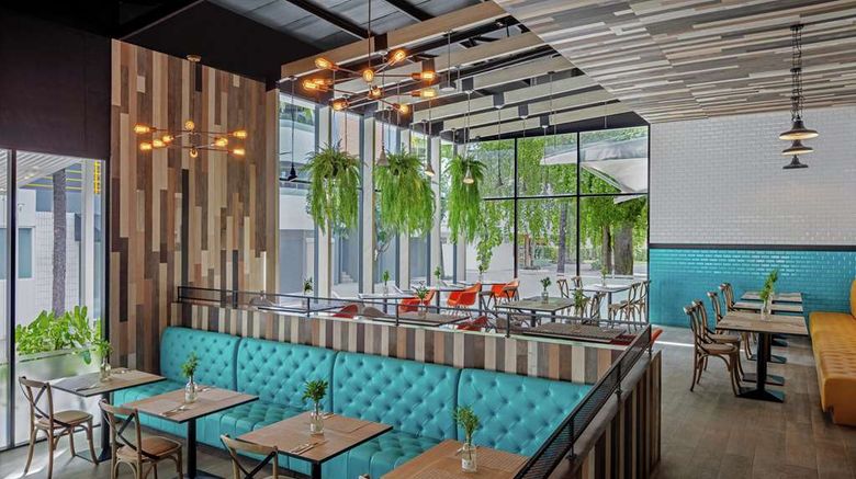 <b>DoubleTree by Hilton Phuket Banthai Restaurant</b>. Images powered by <a href="https://iceportal.shijigroup.com/" title="IcePortal" target="_blank">IcePortal</a>.