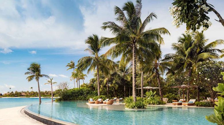 <b>Waldorf Astoria Maldives Ithaafushi Pool</b>. Images powered by <a href="https://iceportal.shijigroup.com/" title="IcePortal" target="_blank">IcePortal</a>.