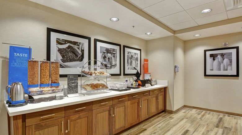 <b>Hampton Inn & Suites Tucson Marana Restaurant</b>. Images powered by <a href="https://iceportal.shijigroup.com/" title="IcePortal" target="_blank">IcePortal</a>.