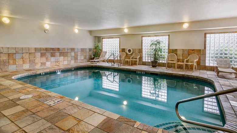 <b>Clarion Inn & Suites Medford Pool</b>. Images powered by <a href="https://iceportal.shijigroup.com/" title="IcePortal" target="_blank">IcePortal</a>.