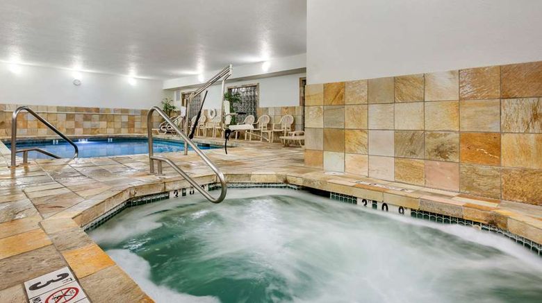 <b>Clarion Inn & Suites Medford Pool</b>. Images powered by <a href="https://iceportal.shijigroup.com/" title="IcePortal" target="_blank">IcePortal</a>.