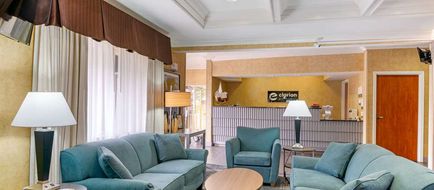 Clarion Inn & Suites Medford Lobby