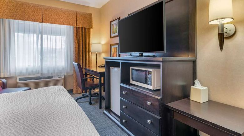 <b>Clarion Inn & Suites Medford Room</b>. Images powered by <a href="https://iceportal.shijigroup.com/" title="IcePortal" target="_blank">IcePortal</a>.