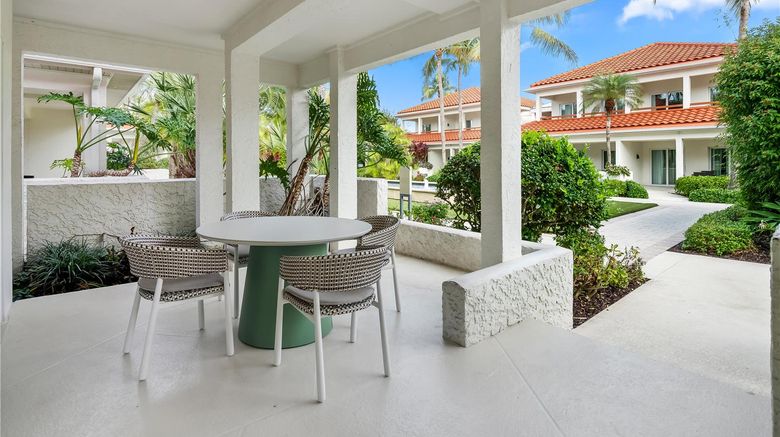 <b>Naples Grande Beach Resort Suite</b>. Images powered by <a href="https://iceportal.shijigroup.com/" title="IcePortal" target="_blank">IcePortal</a>.