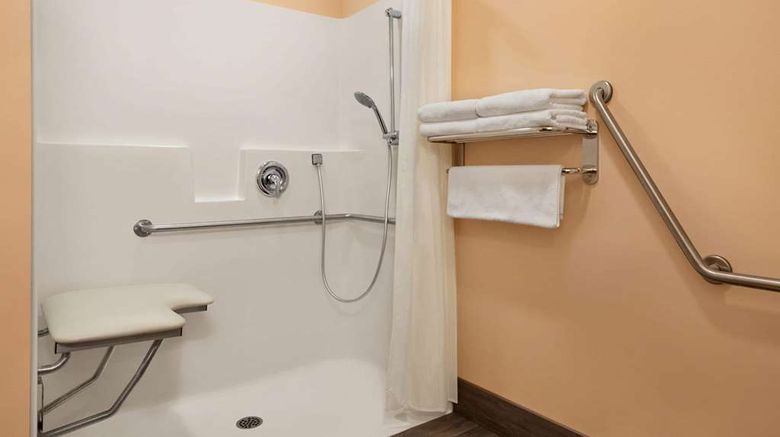 <b>Travelodge by Wyndham Pincher Creek Room</b>. Images powered by <a href="https://iceportal.shijigroup.com/" title="IcePortal" target="_blank">IcePortal</a>.