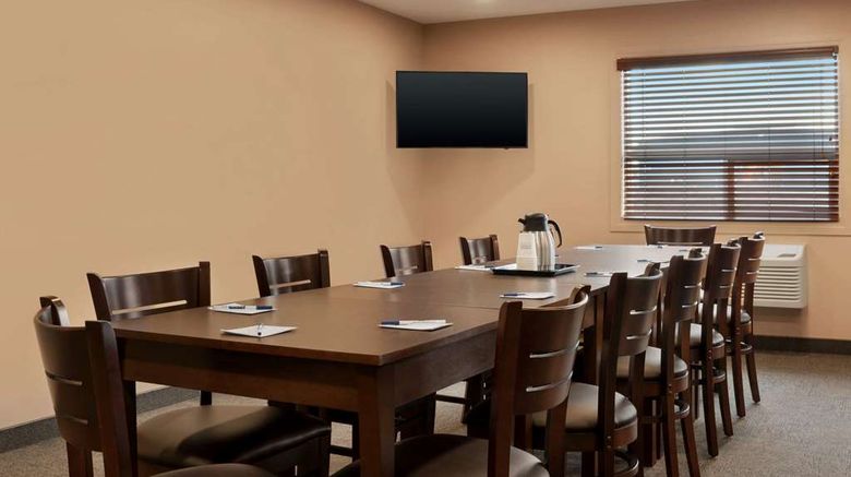<b>Travelodge by Wyndham Pincher Creek Meeting</b>. Images powered by <a href="https://iceportal.shijigroup.com/" title="IcePortal" target="_blank">IcePortal</a>.