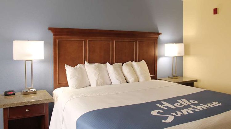 Days Inn by Wyndham Batavia Room