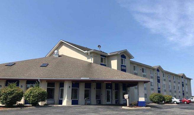Days Inn by Wyndham Batavia Exterior