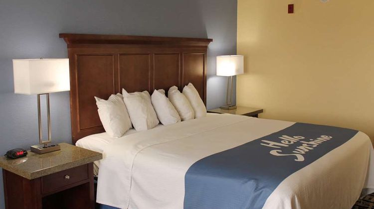 Days Inn by Wyndham Batavia Room