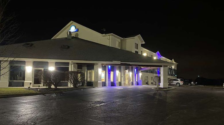 <b>Days Inn by Wyndham Batavia Exterior</b>. Images powered by <a href="https://iceportal.shijigroup.com/" title="IcePortal" target="_blank">IcePortal</a>.