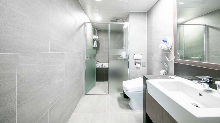 Golden Tulip Essential Namgang Suite